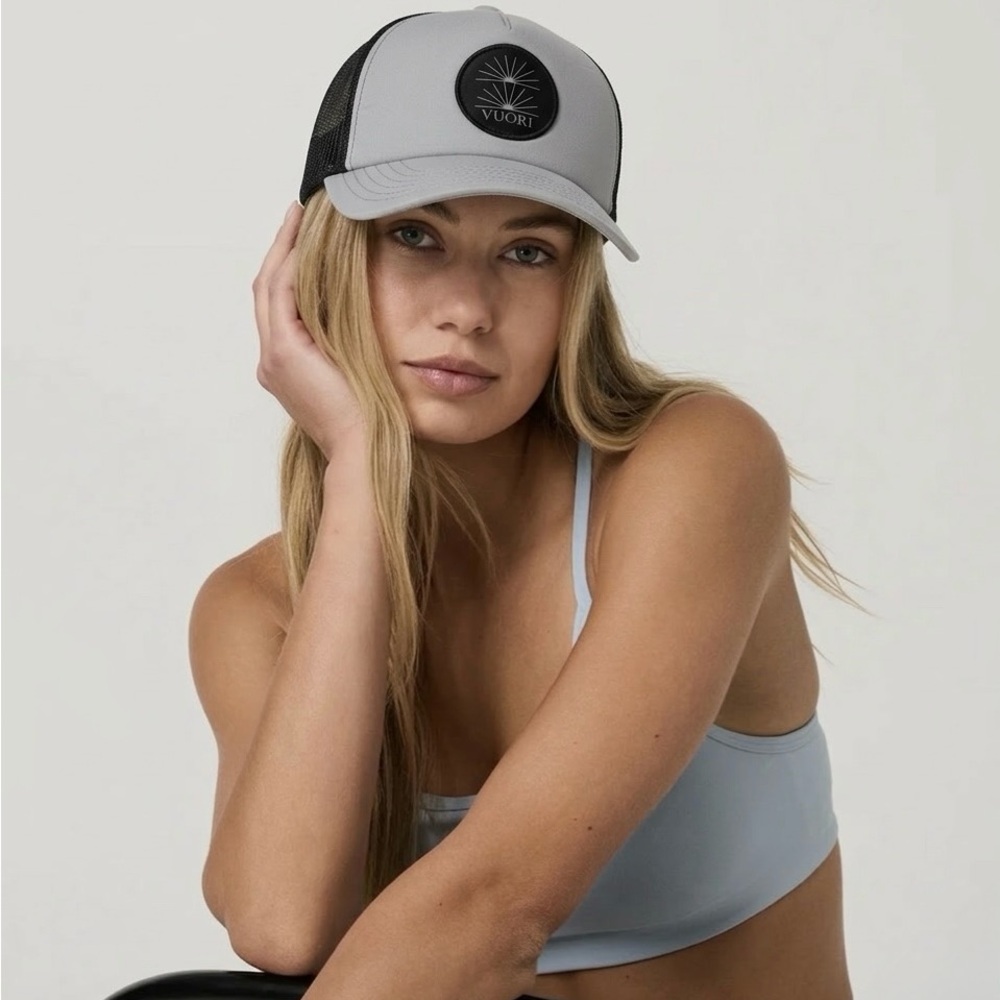 Vuori The Rise The Shine Trucker Hat - Gray/Black Snapback